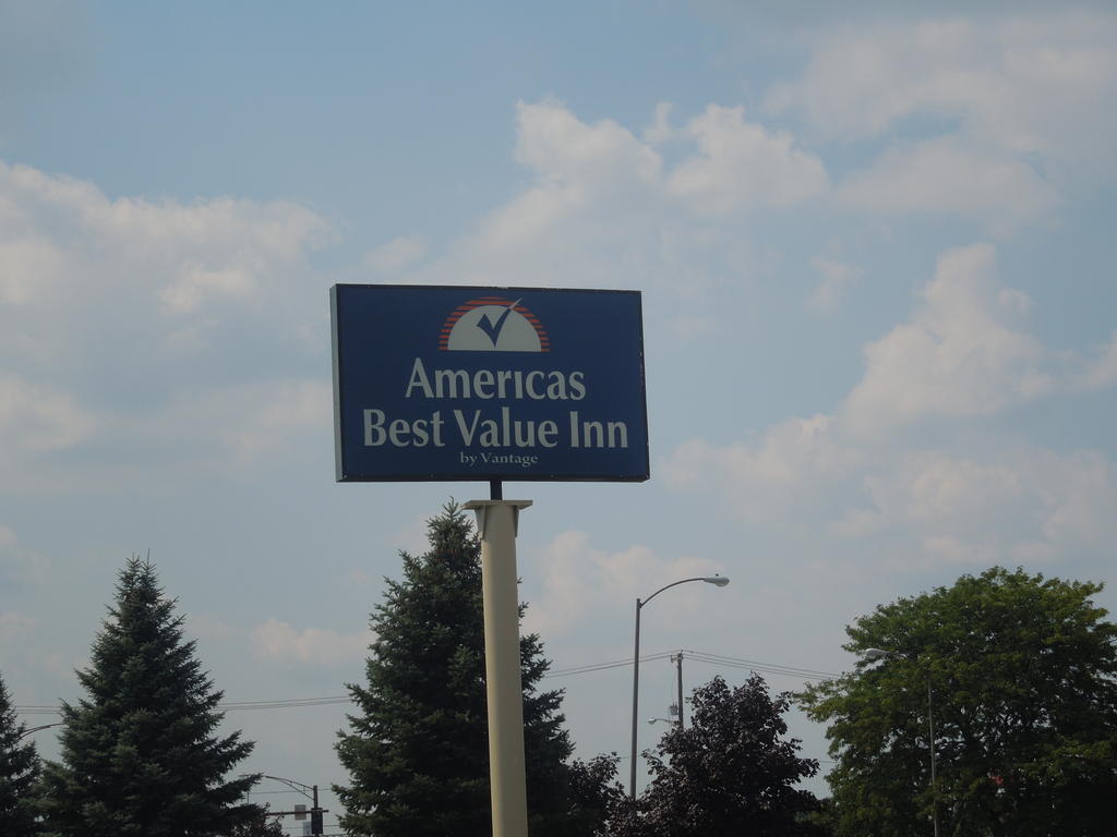 Americas Best Value Inn Maumee/Toledo Exterior foto